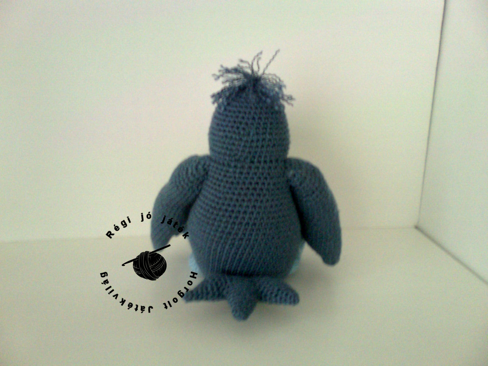 Gombóc Artúr Pom Pom meséi horgolt figura